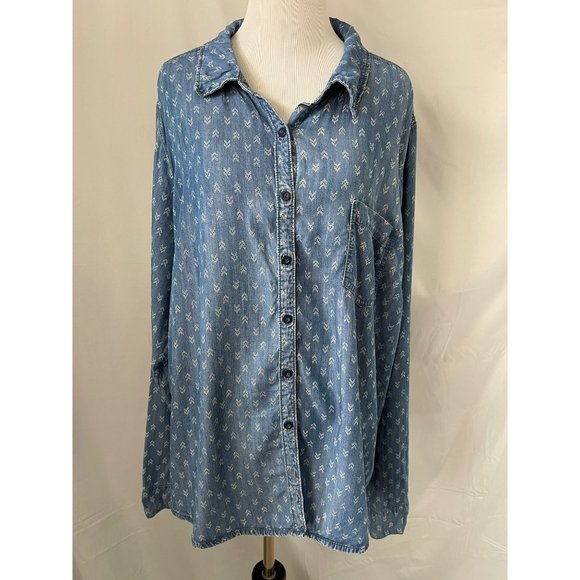 Maurices Tops - Maurices Blue/White Denim Color Up/Down Arrows Button-Up Long-Sleeve Shirt